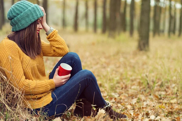 Menina na floresta — Fotografia de Stock