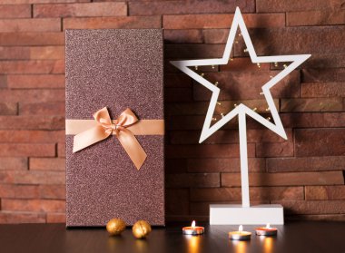 Hediye kutusu ve dekor