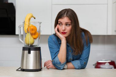 Onun mutfak güzel kadın