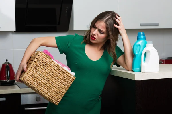 Woman doing laundry — Stock Photo, Image
