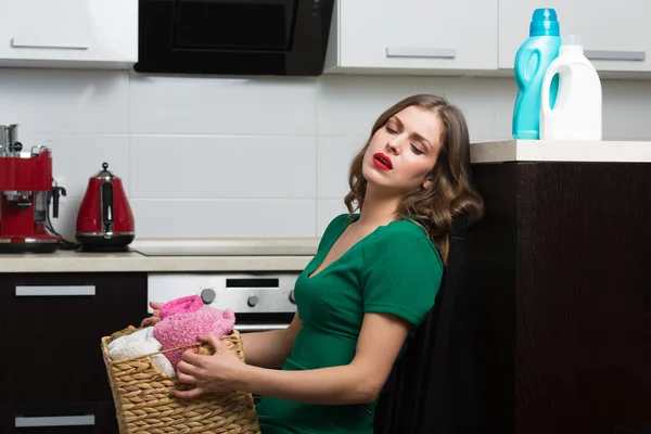 Woman doing laundry — Stock Photo, Image