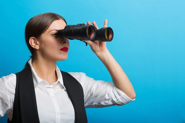 Podnikání žena dalekohledem — Stock fotografie