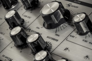 Synth Vintage Analogico
