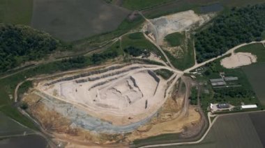 4K Havacılık Endüstriyel Açılmış Madencilik Taş ocağı Yukarıdan iş gören bir çok makine ile
