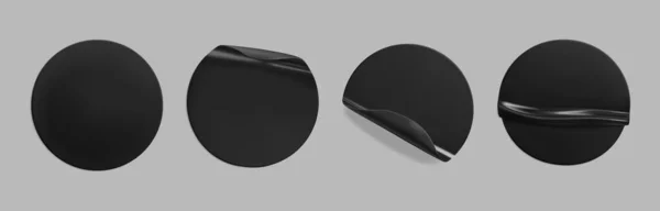 Μαύρο κολλημένο στρογγυλό αυτοκόλλητο mockup set. Αυτοκόλλητο διαφανές μαύρο χαρτί ή πλαστικά αυτοκόλλητα ετικέτα με κολλημένη, ρυτιδωμένη επίδραση σε γκρι φόντο. Πρότυπα ετικέτα ή ετικέτες τιμών. 3d ρεαλιστικό διάνυσμα — Διανυσματικό Αρχείο