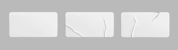 Λευκά κολλημένα τσαλακωμένα ορθογώνια αυτοκόλλητα εικονίζουν το σετ. Λευκό αυτοκόλλητο χαρτί ή αυτοκόλλητο πλαστικό με ρυτιδιασμένο και τσαλακωμένο αποτέλεσμα. Κλείσιμο ετικετών προτύπων. 3d ρεαλιστικό διάνυσμα — Διανυσματικό Αρχείο