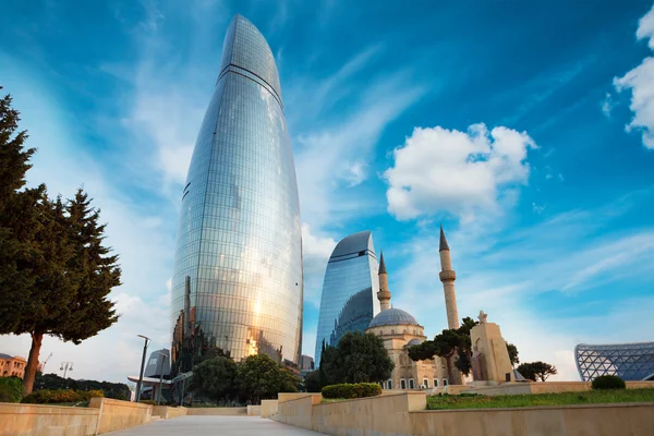 BAKU - 16. Juli: Panorama der Stadt Baku, Aserbaidschan Stockbild