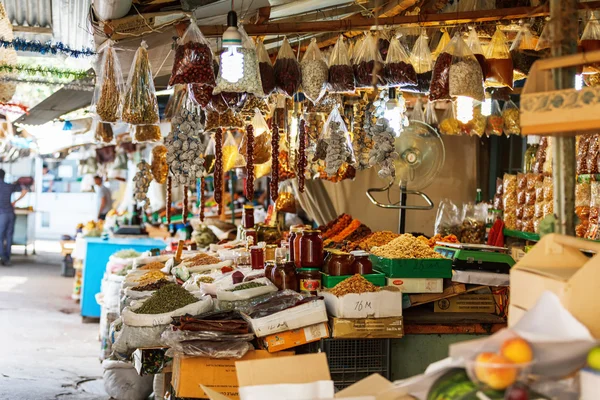 Azerbaijão, Baku, Doces e frutas secas no mercado — Fotografia de Stock