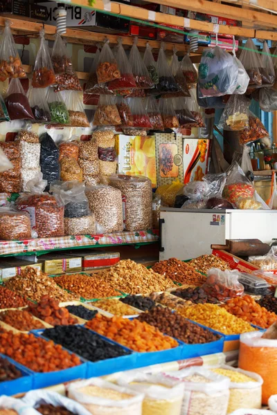 Azerbaijão, Baku, Doces e frutas secas no mercado — Fotografia de Stock