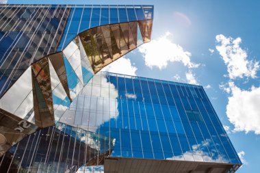 Barcelona, İspanya - Nisan, 18, 2016: Ofis Binası, gaz doğal