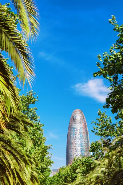 Barcelona - April, 18: Tornet Torre Agbar på tekniska distriktet i Barcelona, Spanien — Stockfoto