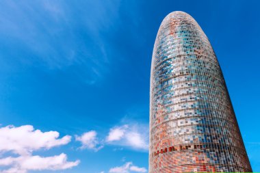 Barcelona, İspanya - 17 Nisan 2016: Kule Torre Agbar