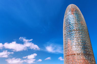 Barcelona, İspanya - 17 Nisan 2016: Kule Torre Agbar