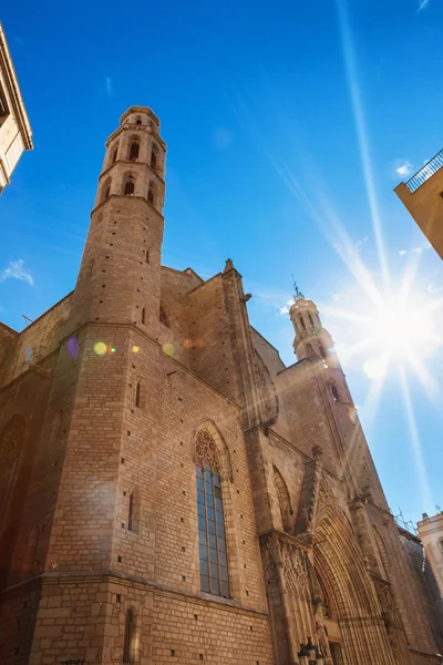 Facade of the Basilica Santa Maria del Mar Catalan Gothic style in Barcelona, Catalonia, Spain — Stock Photo, Image