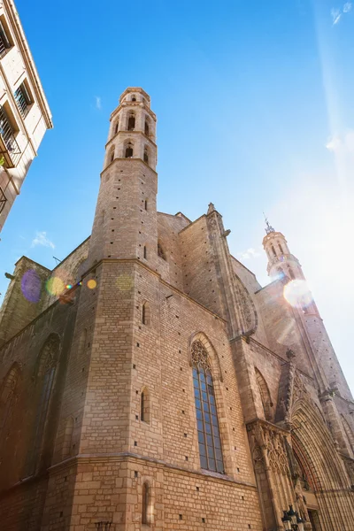 Facade of the Basilica Santa Maria del Mar Catalan Gothic style in Barcelona, Catalonia, Spain — Stock Photo, Image