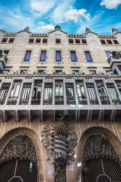 Barcelona, España - 18 de abril de 2016: Palau Palace Güell — Foto de Stock