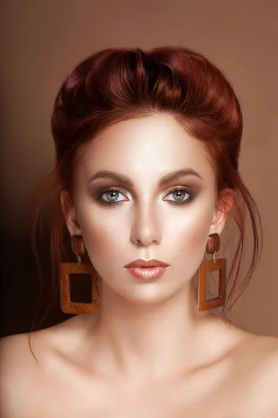 Συλλέγονται ομορφιά απαλή glamour γυναίκα πορτρέτο κόκκινα μαλλιά — Φωτογραφία Αρχείου