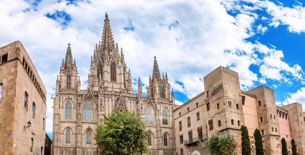 Barcelona Cathedral is dedicated to the Holy Cross and Saint Eulalia, patron  of  in Catalonia, Spain — Stock Photo, Image