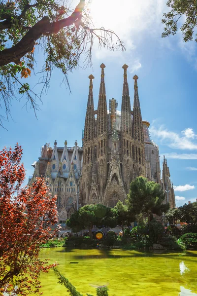 Barcelona, Spain - April 18, 2016: Cathedral of La Sagrada Familia — Stock Photo, Image