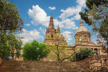Barcelona, İspanya - 22 Nisan, 2016: Ulusal Sanat Müzesi, Placa De España'nın İspanyol Meydanı