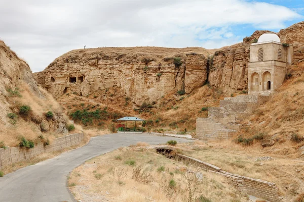 Diri Baba Mausoleum i Maraza staden av Gobustan Rayon, Azerbajdzjan — Stockfoto