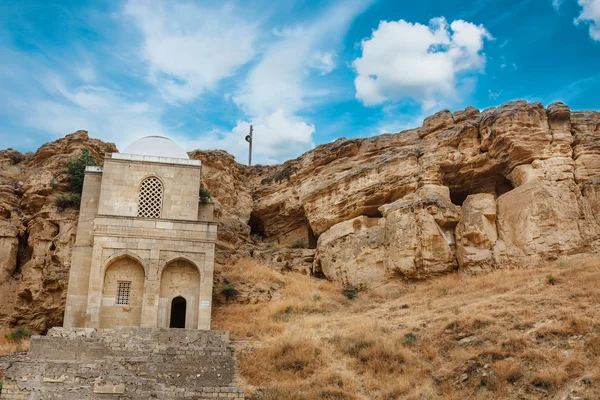 Diri baba mausoleum in maraza stadt gobustan rayon, azerbaijan — Stockfoto