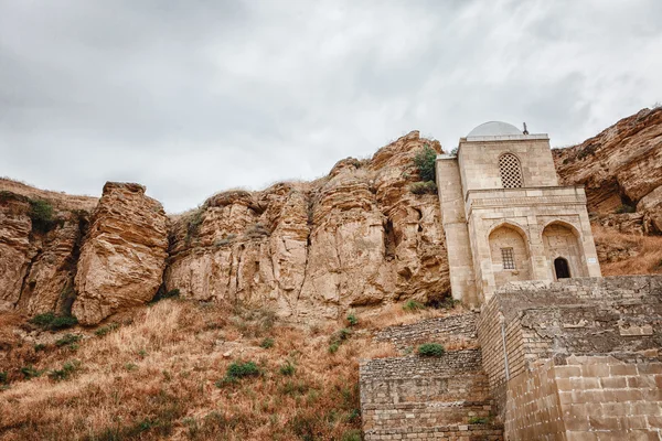 Diri Baba Mausoleum in Maraza city of Gobustan Rayon, Azerbaijan — Stock Photo, Image