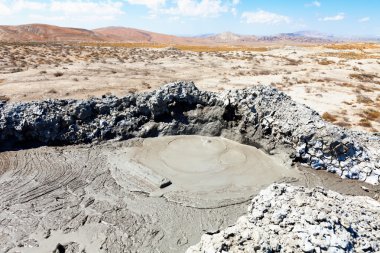Qobustan çamur yanardağ, Azerbaycan