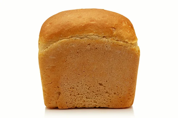 白色背景的新鲜美味面包 — 图库照片