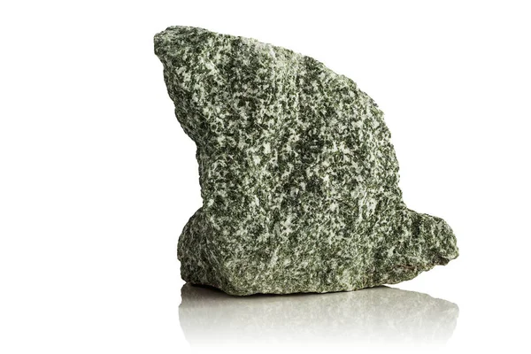 Pedra Fragmento Não Tratado Jadeite Sobre Fundo Branco — Fotografia de Stock