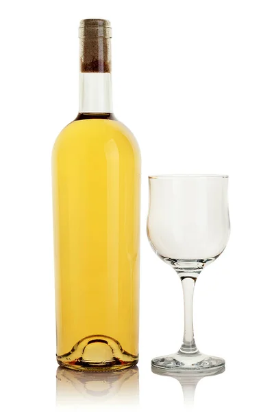 Uma Garrafa Vinho Branco Copo Sobre Fundo Branco — Fotografia de Stock
