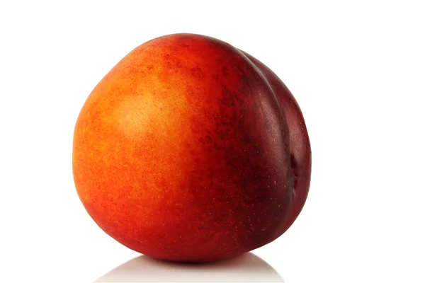 Rijpe sappige nectarine. — Stockfoto