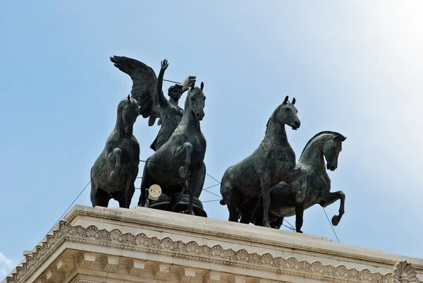 Sculptures du monument Vittorio Emmanuele — Photo