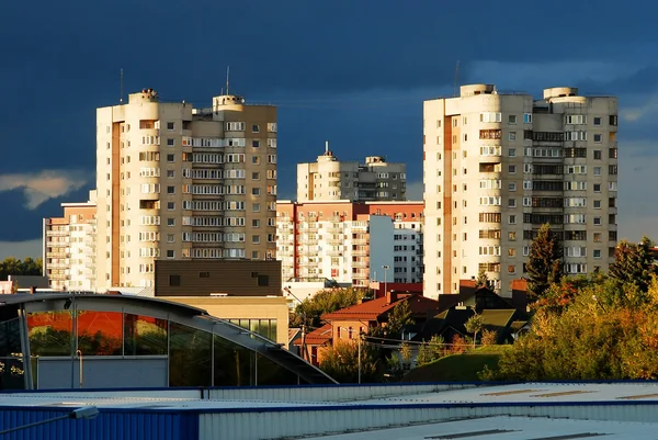 Vilnius city evening view - rain cloud coming — Stock Photo, Image