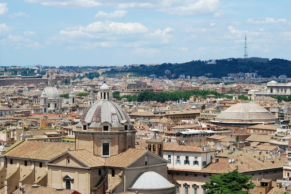 Luchtfoto van het Rome uit de vittorio emanuele monument — Stockfoto