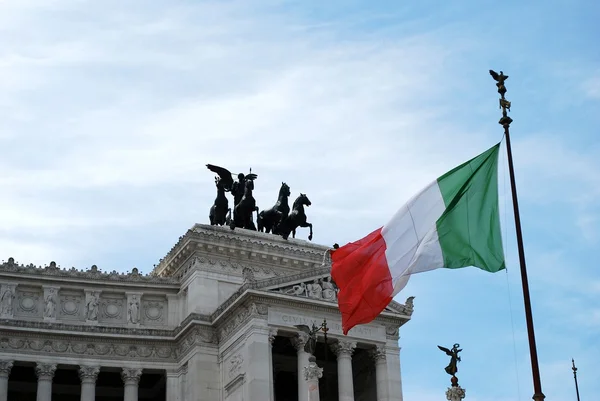 Vittorio emmanuele anıt heykelleri — Stok fotoğraf