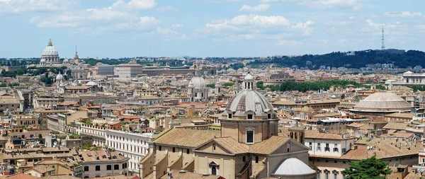 Letecký pohled na Řím z památník vittorio emanuele — Stock fotografie