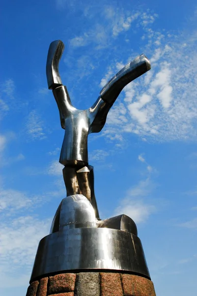 Skulptur i Anyksciai stadens centrala torg — Stockfoto