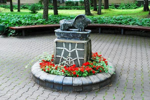 Sculpture in the street of Druskininkai city — Stock Photo, Image