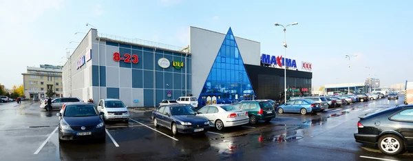 Maxima centro comercial na cidade de Vilnius Ukmerges rua — Fotografia de Stock