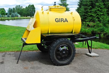 Druskininkai city yakınındaki Grutas parkta Kvas varil