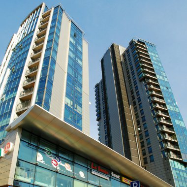 Savanoriu caddesindeki Vilnius şehir gökdelenleri