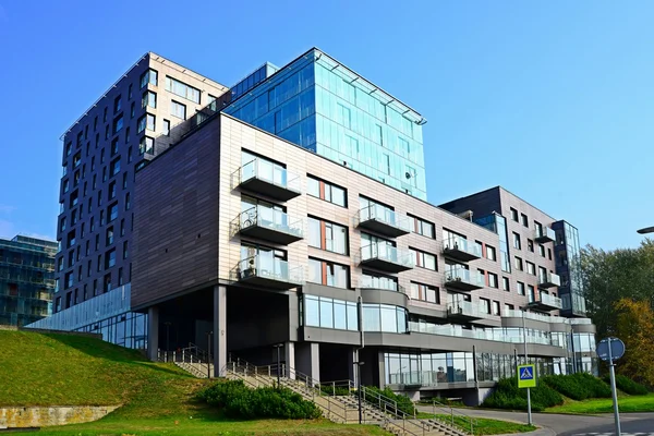 Vilnius hoje. Novos edifícios residenciais no centro da cidade — Fotografia de Stock
