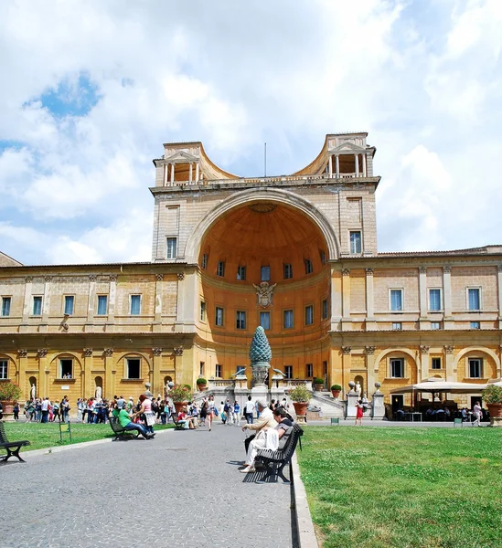 Adentro en el parque del museo del Vaticano —  Fotos de Stock