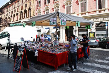 Roma şehir sokak hayatı üzerinde 30 Nisan 2014