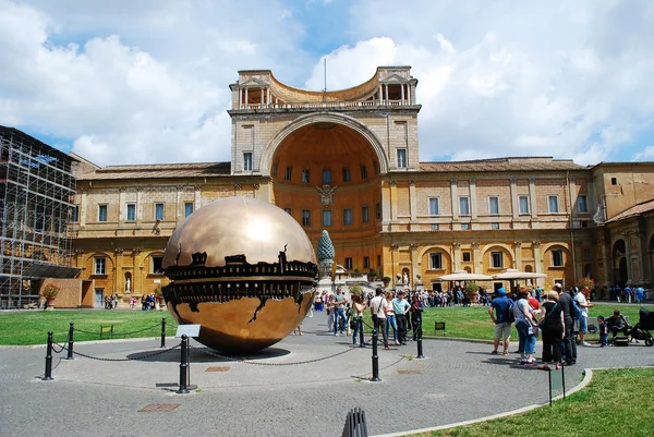Adentro en el parque del museo del Vaticano —  Fotos de Stock