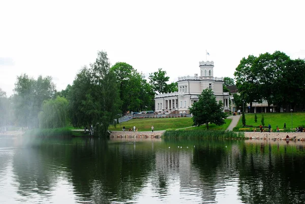 Druskininkai is een kuuroord aan de rivier van de Neman in zuidelijke Litouwen — Stockfoto