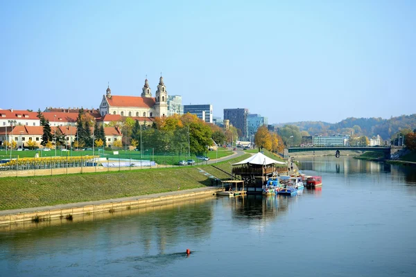 Vilnius şehir gemi restoranda Neris Nehri — Stok fotoğraf