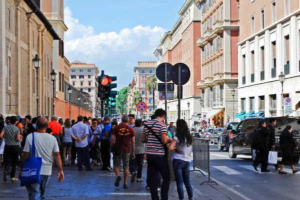 Roma şehir sokak hayatı üzerinde 30 Nisan 2014 — Stok fotoğraf