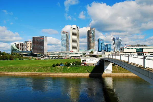 Centrum města Vilnius s mrakodrapy na 24 září 2014 — Stock fotografie